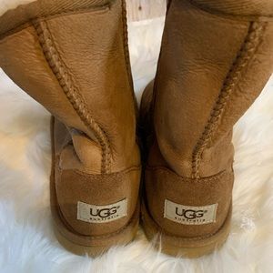 COPY - Ugg boots mid calf, 6